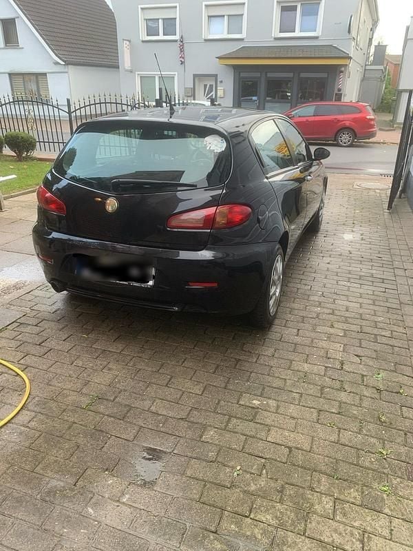 Schwarz Gebraucht 2007 Alfa Romeo 147 Kleinwagen | 1.450 € (Fairer Preis) - Bild 1/4