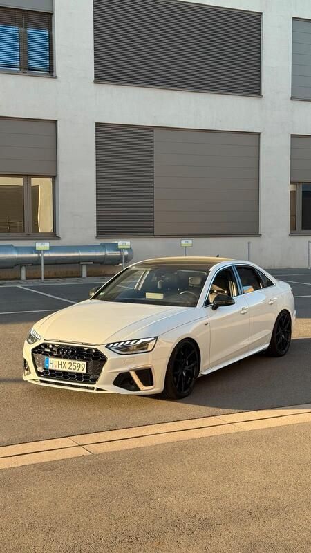 Weiß Gebraucht 2021 Audi A4 S-Line Limousine | 35.000 € (Etwas zu teuer) - Bild 1/4