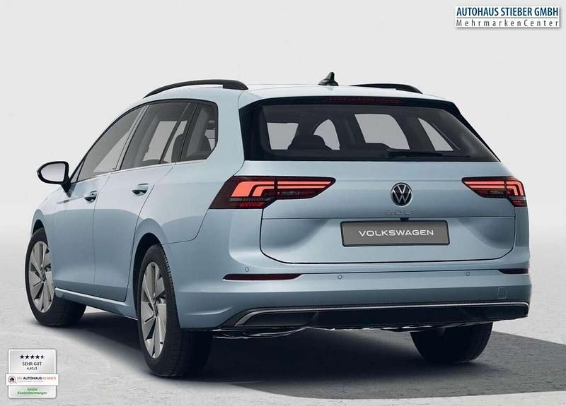 Neu VW Golf VIII Style 150 PS (110 kW) 2025 Crystal ice blue metallic Kombi
