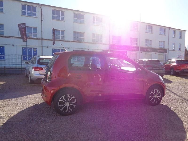 Gebraucht VW up! Active 65 PS (47 kW) 2022 Kings red metallic Kleinwagen