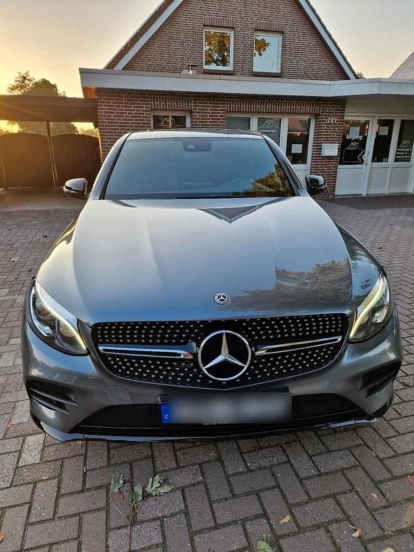 Grau Gebraucht 2019 Mercedes GLC250 Coupé | 33.999 € (Etwas zu teuer) - Bild 1/4