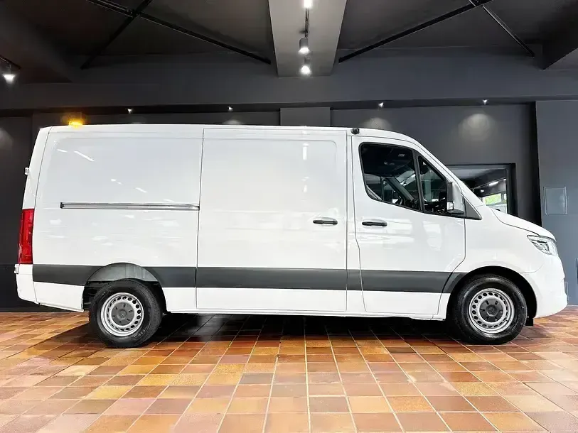 Gebraucht Mercedes Sprinter 190 PS (139 kW) 2021 Arktikweiß mb 9147 Van