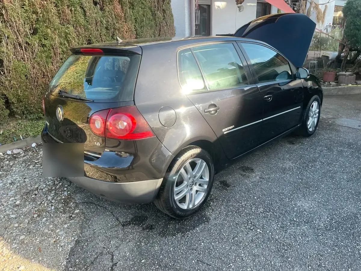 Gebraucht VW Golf V 102 PS (75 kW) 2008 Schwarz Kleinwagen