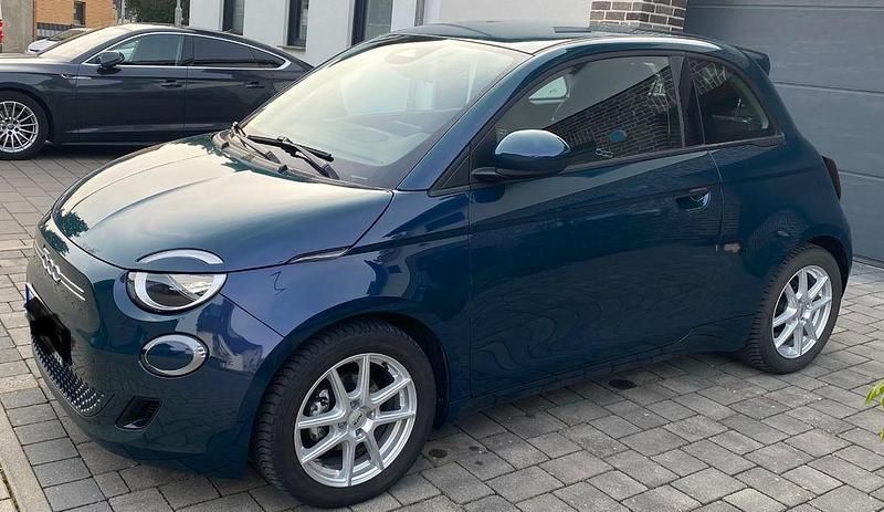 Gebraucht Fiat 500e 69 kW (95 PS) 2023 Grün Limousine