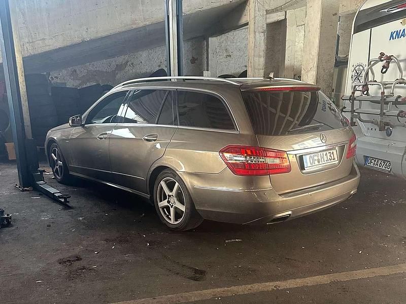 Gold Gebraucht 2012 Mercedes 250 Limousine | 10.000 € - Bild 1/4