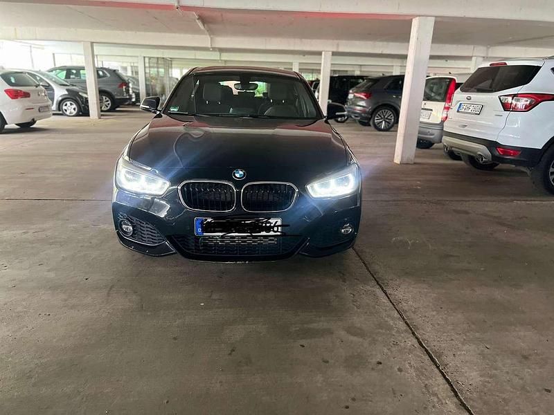 Schwarz Gebraucht 2018 BMW 118 M Sport Kleinwagen | 16.800 € (Guter Preis) - Bild 1/4