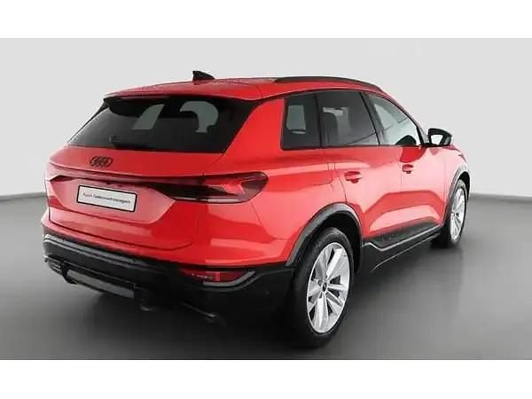 Gebraucht Audi e-tron Ambiente 225 kW (306 PS) 2025 Soneirarot metallic SUV