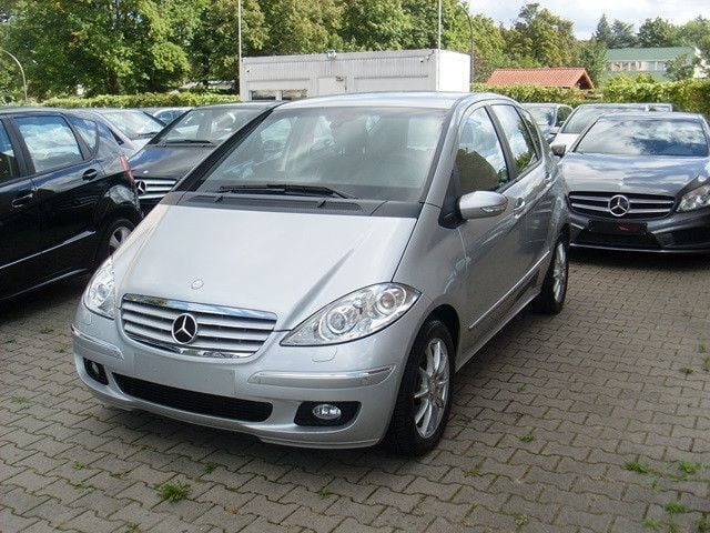 Gebraucht Mercedes A200 Elegance 136 PS (100 kW) 2008 Silber metallic Van / Kleinbus