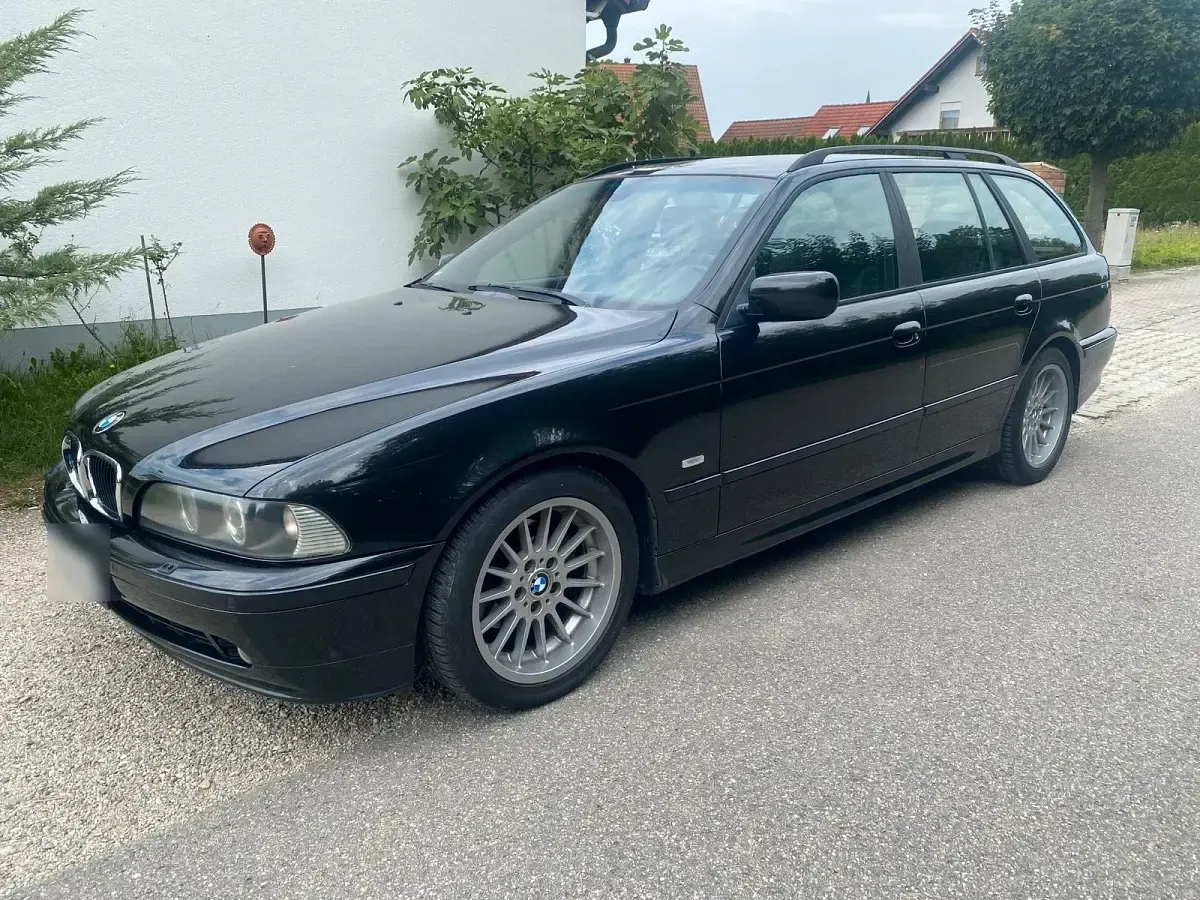 Gebraucht BMW 525 Lifestyle 163 PS (119 kW) 2002 Schwarz Kombi