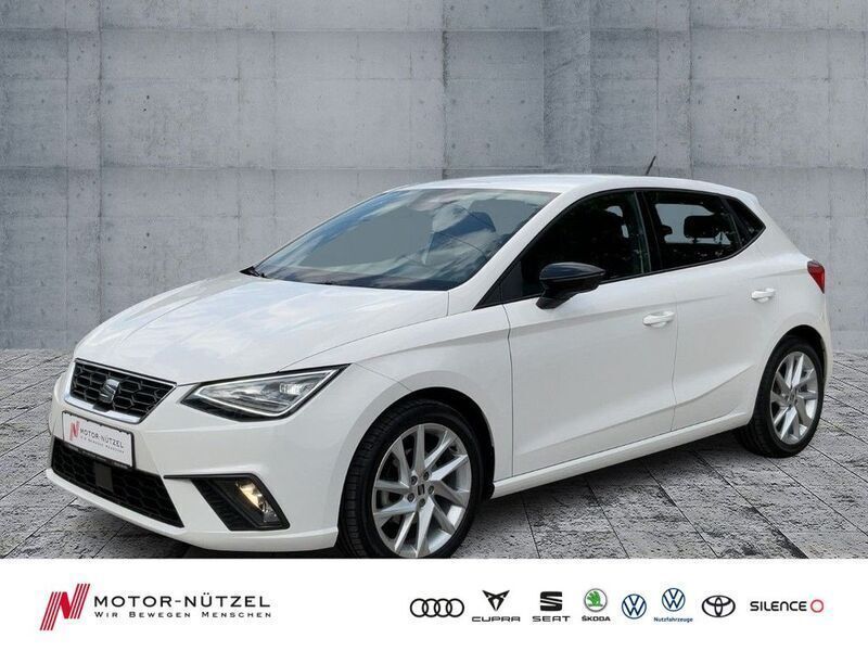 "candy" weiss Gebraucht 2023 Seat Ibiza FR-Line Kleinwagen | 22.530 € (Guter Preis) - Bild 1/4