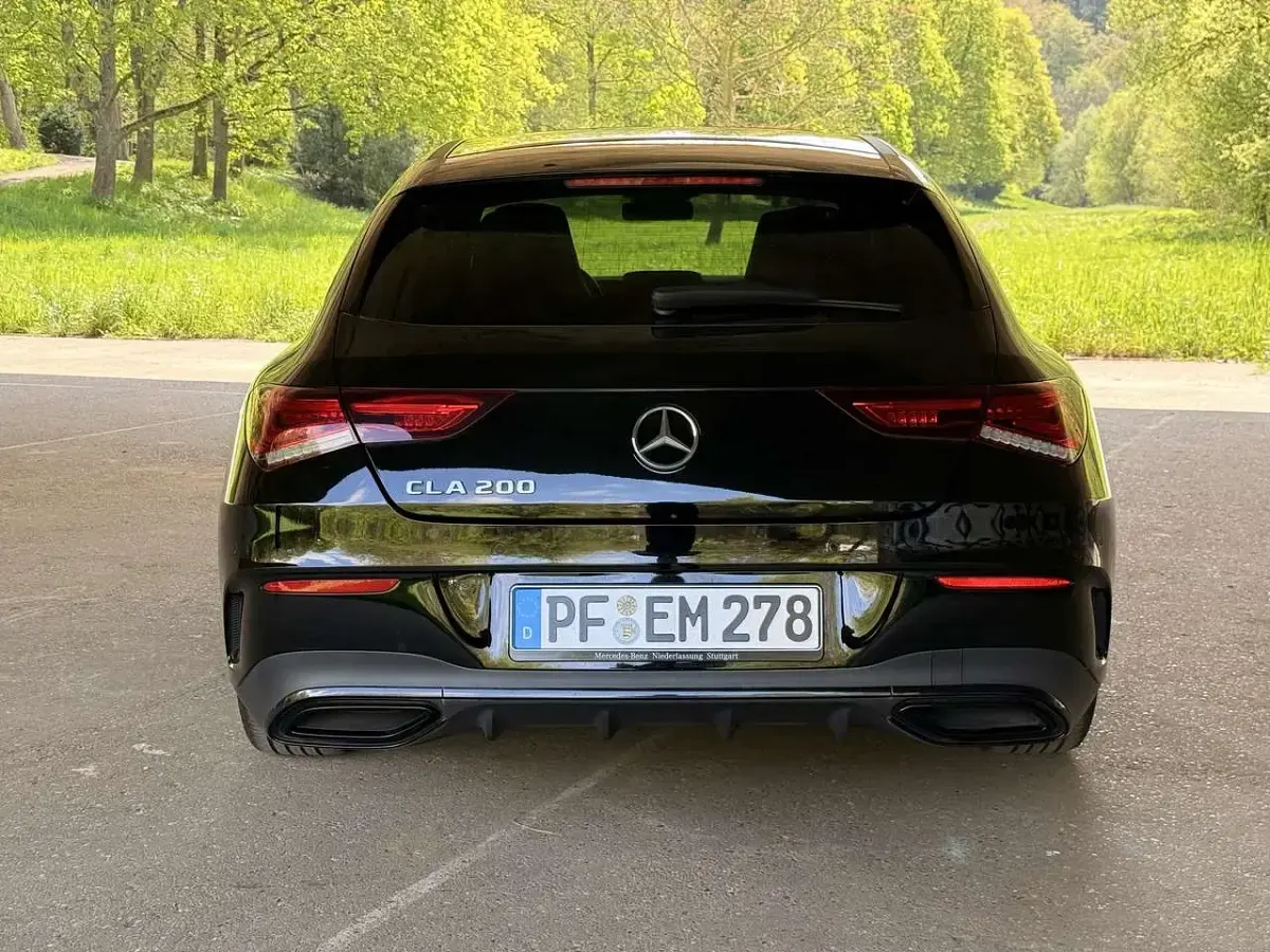 Gebraucht Mercedes CLA200 163 PS (119 kW) 2021 Schwarz Kombi
