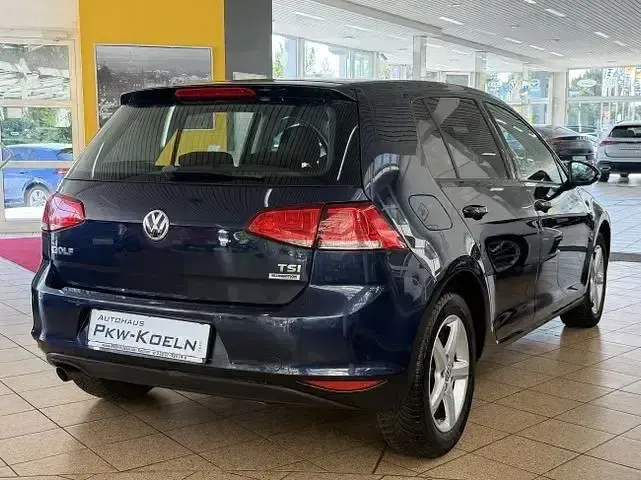 Gebraucht VW Golf VII Trendline 105 PS (77 kW) 2015 Night blue metallic Limousine