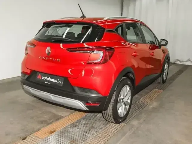 Gebraucht Renault Captur Equilibre 140 PS (102 kW) 2023 Rot SUV