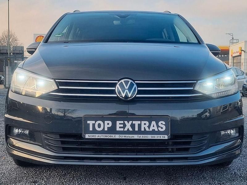 Gebraucht VW Touran Comfortline 122 PS (89 kW) 2022 Grau Van / Kleinbus