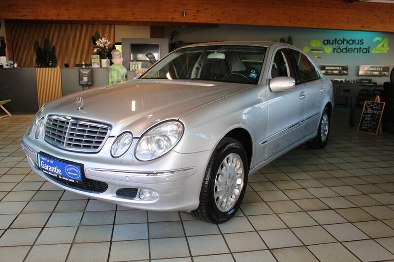 Silber Gebraucht 2002 Mercedes E220 Elegance Limousine | 5.290 € (Fairer Preis) - Bild 1/4