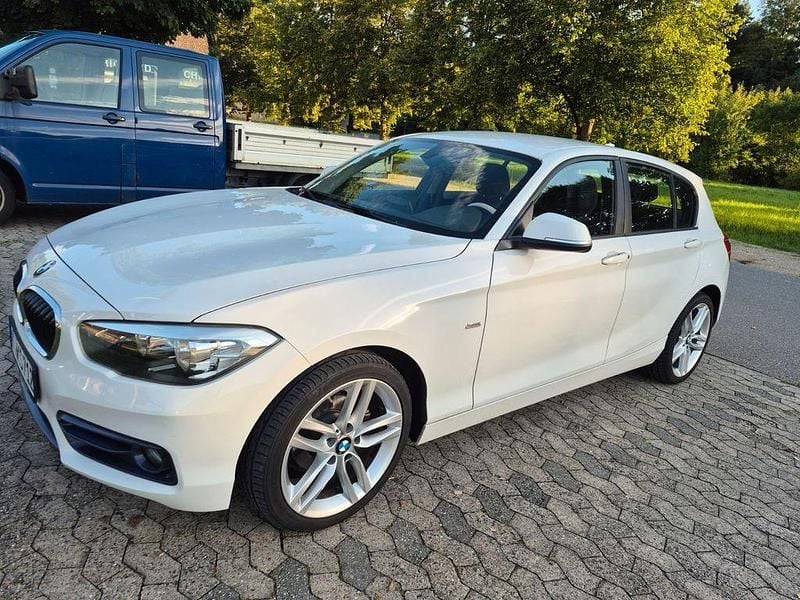 Weiß Gebraucht 2015 BMW 116 Sport Line Kleinwagen | 9.000 € (Fairer Preis) - Bild 1/4