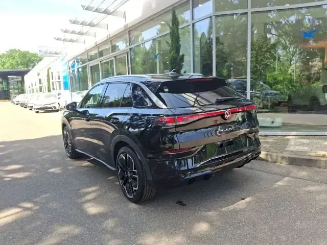 Gebraucht VW T-Roc R-line 150 PS (110 kW) 2026 Grenadillschwarz metallic SUV