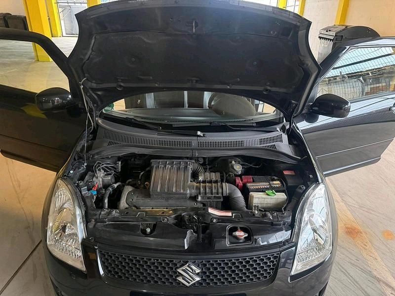 Gebraucht Suzuki Swift Sport 92 PS (67 kW) 2010 Schwarz Kleinwagen