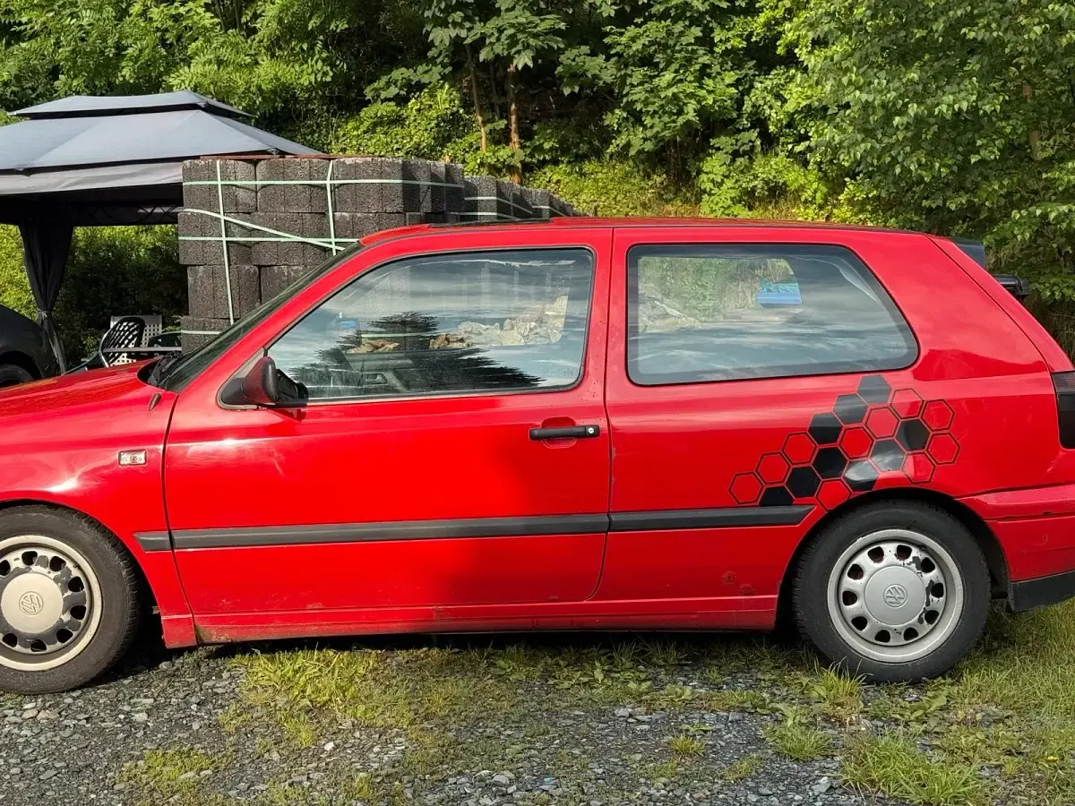 Gebraucht VW Golf III 60 PS (44 kW) 1996 Rot Limousine