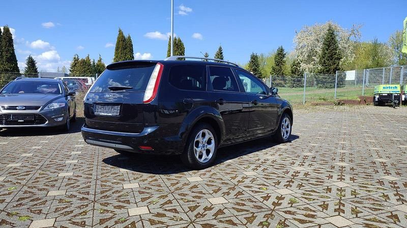 Używany Ford Focus Viva 101 KM (74 kW) 2011 Czarny Kombi