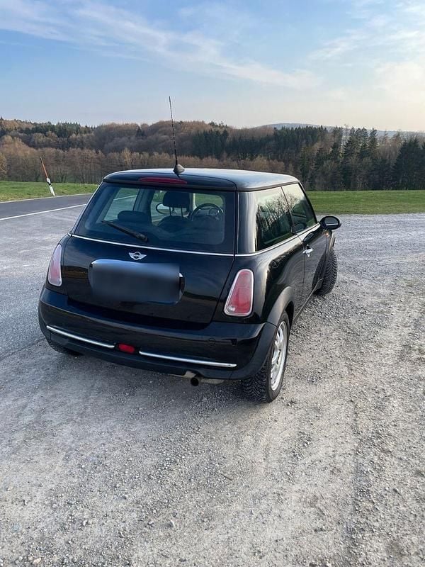 Gebraucht Mini ONE 90 PS (66 kW) 2004 Schwarz Kleinwagen