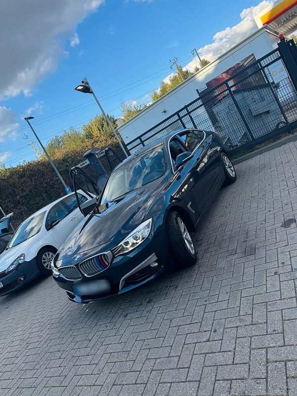 Gebraucht BMW 320 189 PS (139 kW) 2014 Blau Limousine