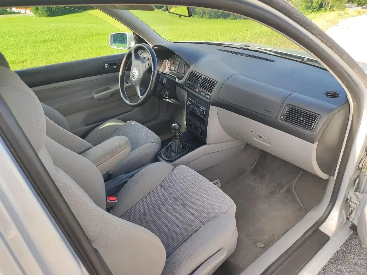 Gebraucht VW Golf IV 101 PS (74 kW) 1999 Silber Kleinwagen