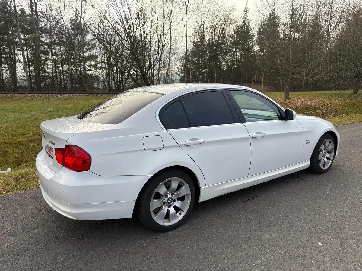 Gebraucht BMW 330 245 PS (180 kW) 2008 Weiß Limousine