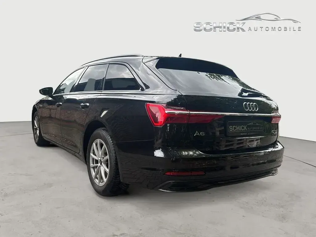 Gebraucht Audi A6 Basis 204 PS (150 kW) 2024 Schwarz Kombi
