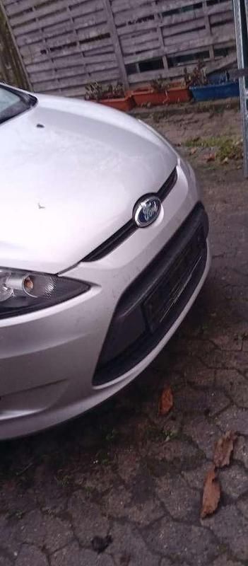 Gebraucht Ford Fiesta 60 PS (44 kW) 2009 Silber Limousine