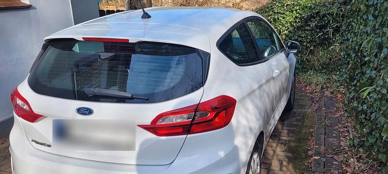 Gebraucht Ford Fiesta Trend 71 PS (52 kW) 2018 Weiß Kleinwagen