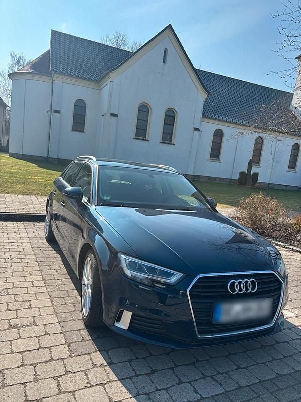 Gebraucht Audi A3 150 PS (110 kW) 2017 Blau Limousine