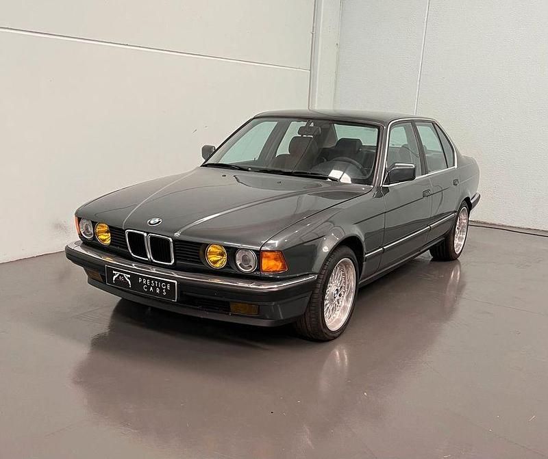 Grau Gebraucht 1991 BMW 730 Limousine | 11.990 € - Bild 1/4