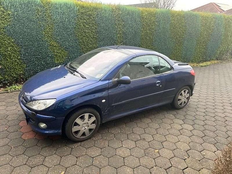 Blau Gebraucht 2004 Peugeot 206 CC Platinum Cabrio | 750 € (Superpreis) - Bild 1/2