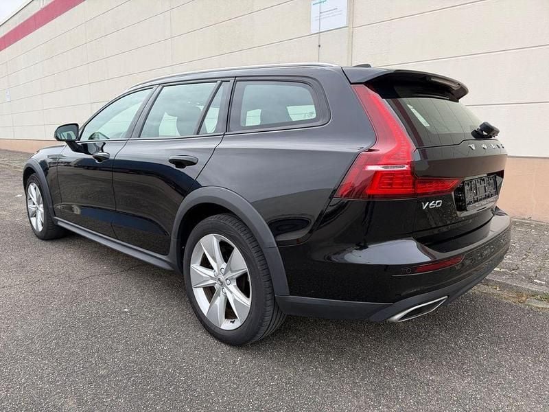 Gebraucht Volvo V60 CC 190 PS (139 kW) 2019 Schwarz Kombi