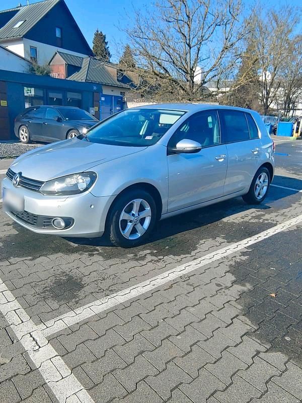 Gebraucht VW Golf VI 122 PS (89 kW) 2010 Silber Kleinwagen