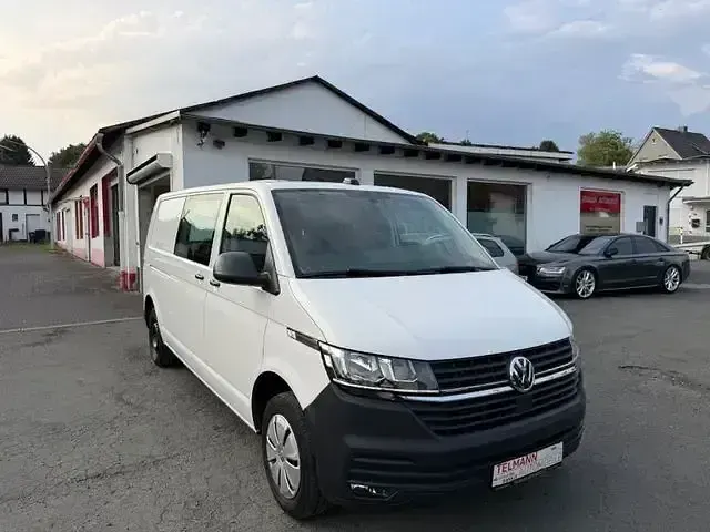 Gebraucht VW T6.1 150 PS (110 kW) 2023 Weiß Van