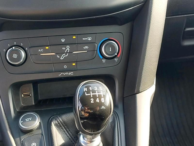 Gebraucht Ford Focus 105 PS (77 kW) 2015 Schwarz Kombi