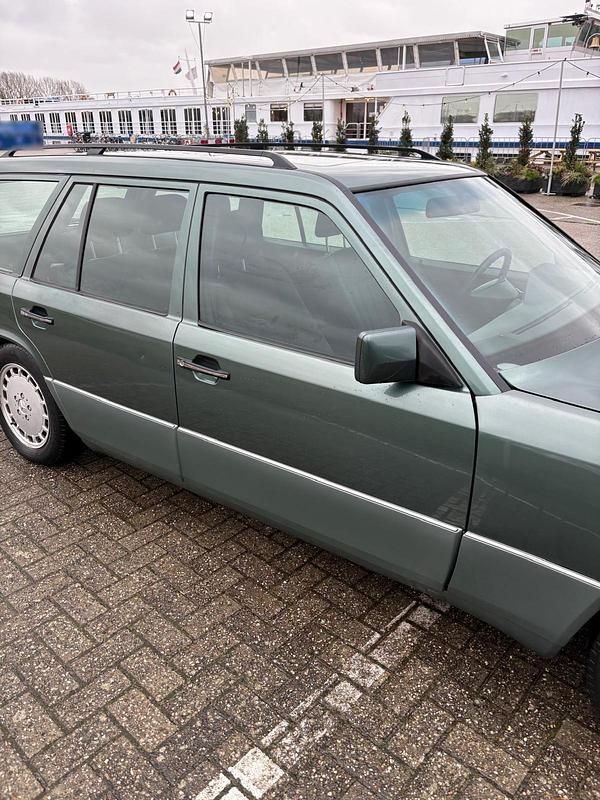 Second-hand Mercedes E280 193 CP (141 kW) 1993 Verde Break