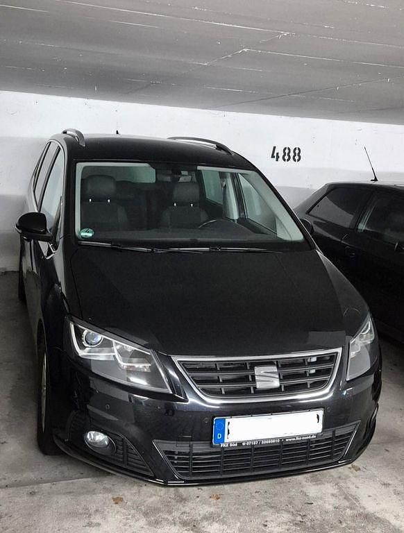 Schwarz Gebraucht 2015 Seat Alhambra Van / Kleinbus | 18.500 € (Teuer) - Bild 1/4