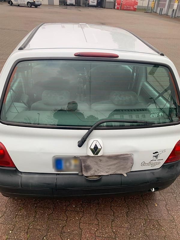 Second-hand Renault Twingo Elysee 58 CP (42 kW) 2007 Alb Hatchback