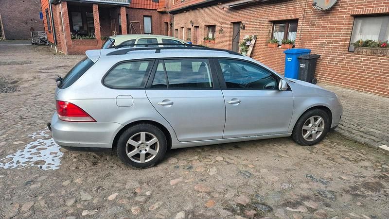 Gebraucht VW Golf V 105 PS (77 kW) 2008 Silber Kombi
