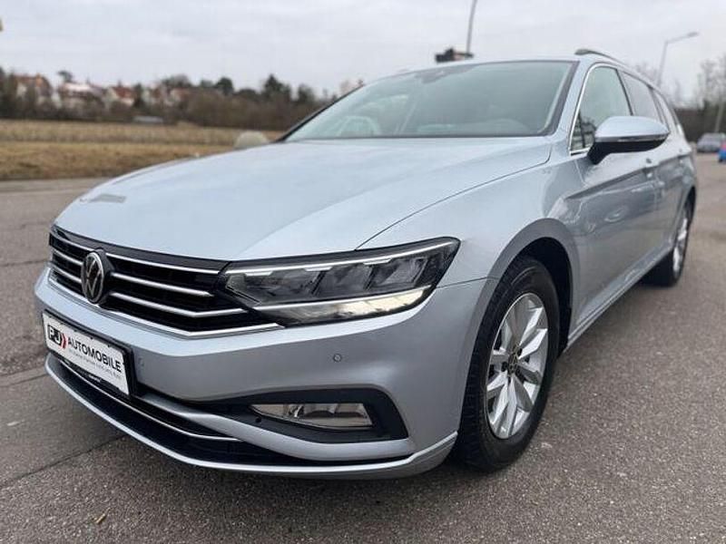 Gebraucht VW Passat 143 PS (105 kW) 2022 Silber Kombi