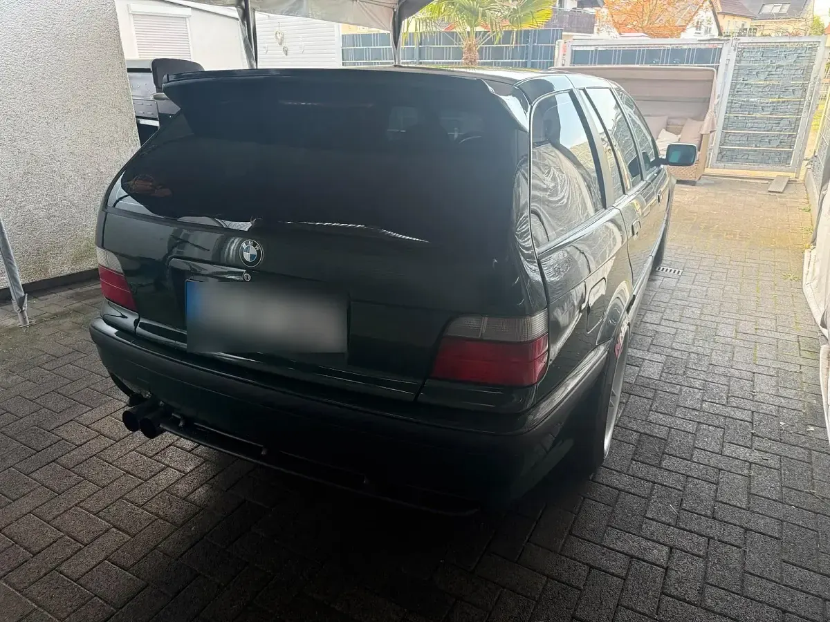 Gebraucht BMW 323 200 PS (147 kW) 1998 Grün Kombi
