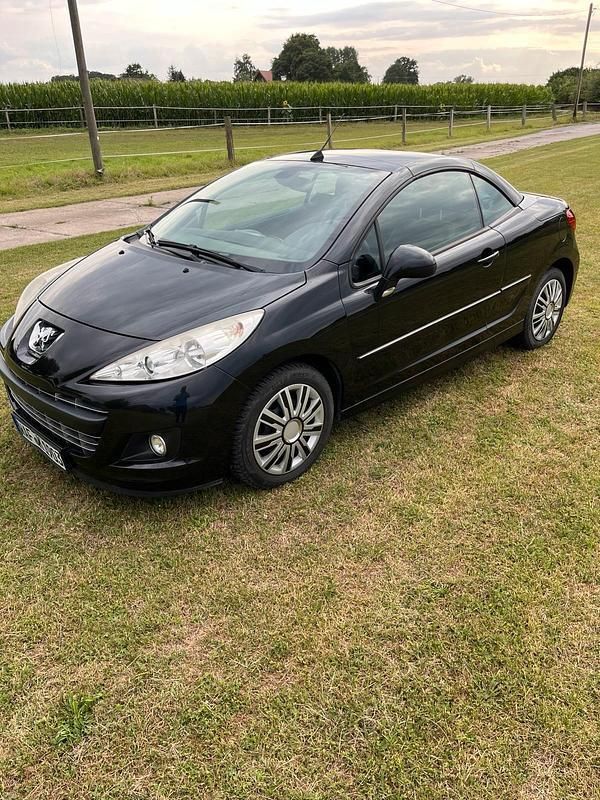 Schwarz Gebraucht 2011 Peugeot 207 CC Cabrio | 3.650 € (Fairer Preis) - Bild 1/4