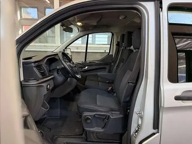 Gebraucht Ford Transit 131 PS (96 kW) 2020 Silber metallic