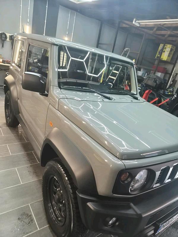 Gebraucht Suzuki Jimny 102 PS (75 kW) 2023 Grau SUV