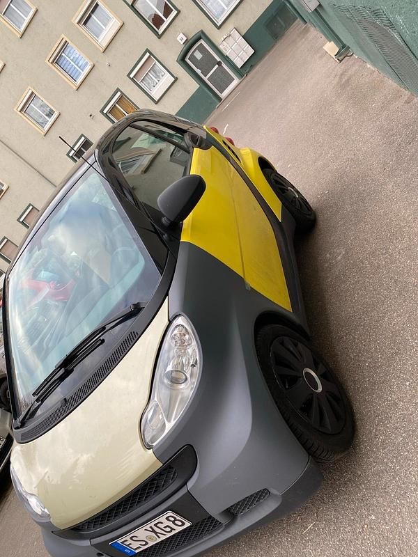 Gelb Gebraucht 2007 Smart ForTwo Coupé Kleinwagen | 2.000 € (Fairer Preis) - Bild 1/4