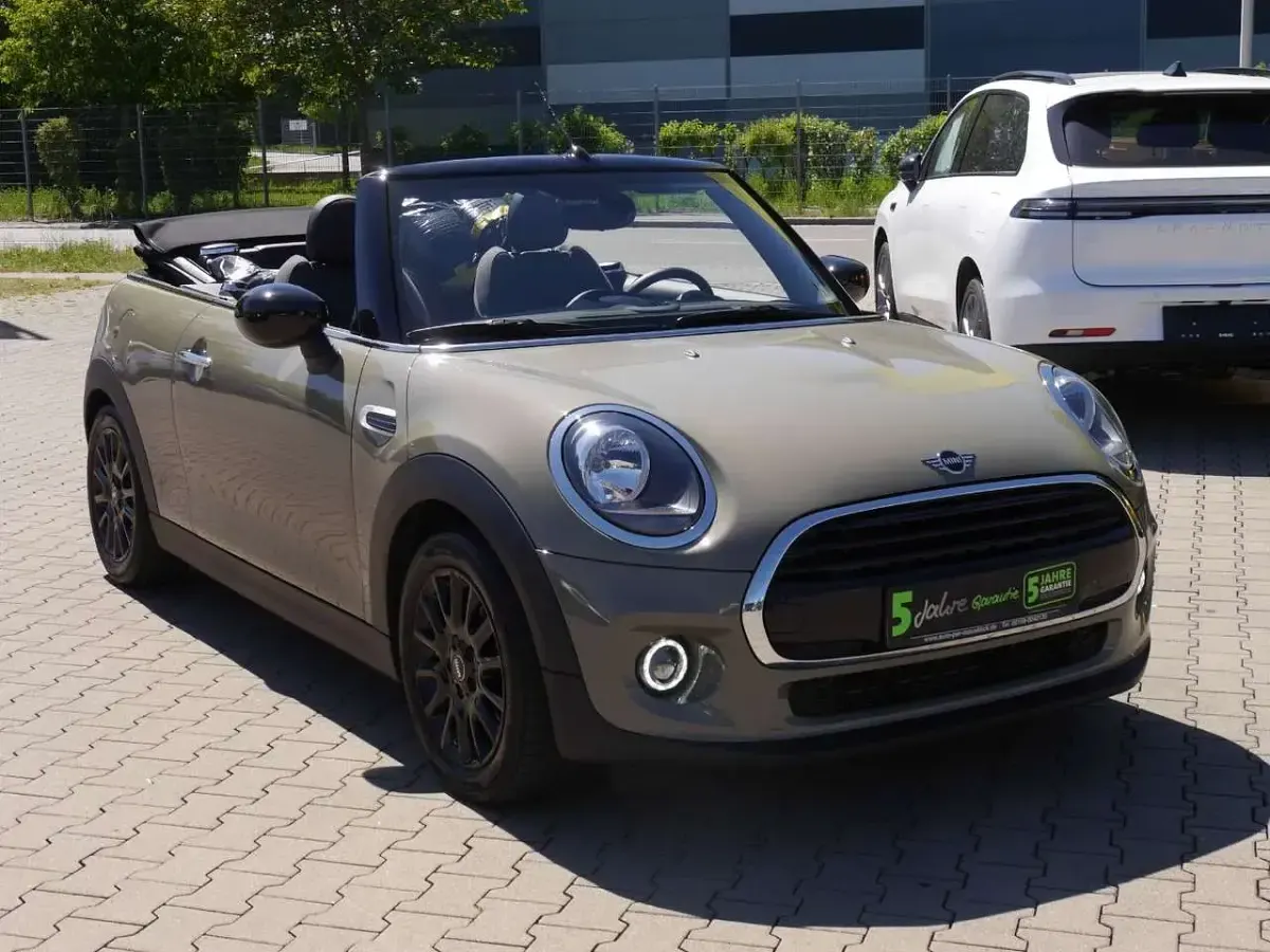 Gebraucht Mini Cooper Cabriolet 136 PS (100 kW) 2020 Emerald grey metallic Cabrio