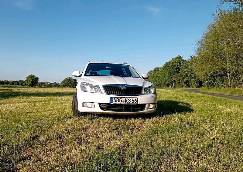 Gebraucht Skoda Octavia 105 PS (77 kW) 2017 Weiß Kombi